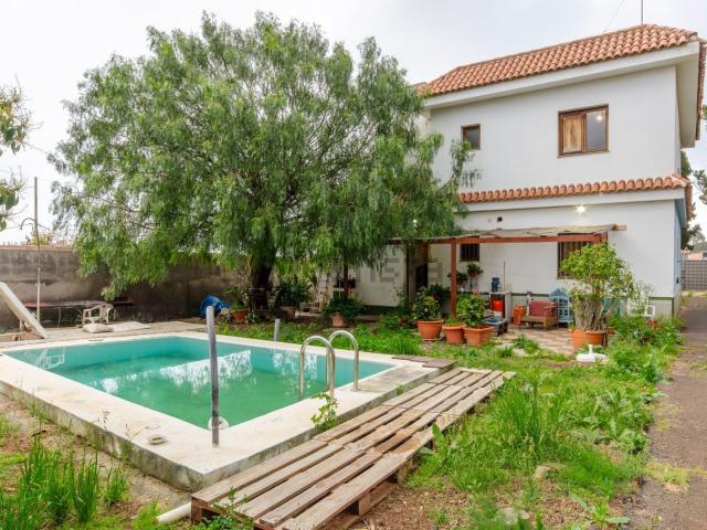 Casa en venta en San Juan de los Perales, Tacoronte