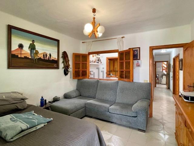Casa en venta en Teguise, Caleta de Famara