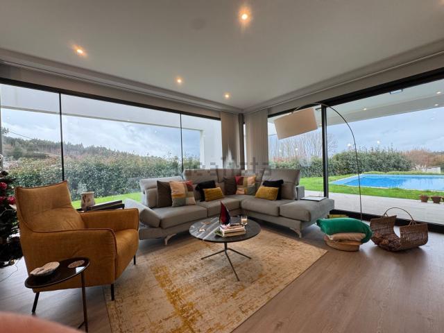 Casa en venta en Teo, A Coruña