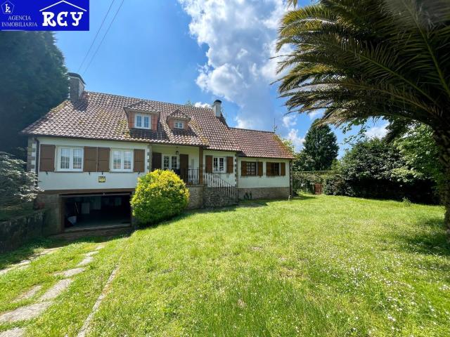 Casa en venta en Cacheiras, Santiago