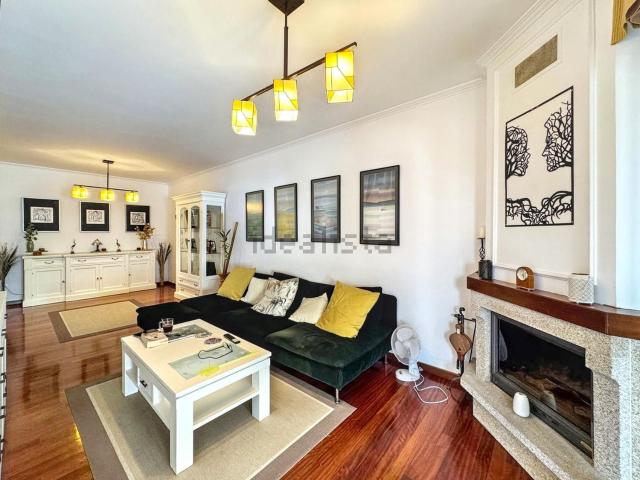 Casa en venta en Cacheiras, Santiago