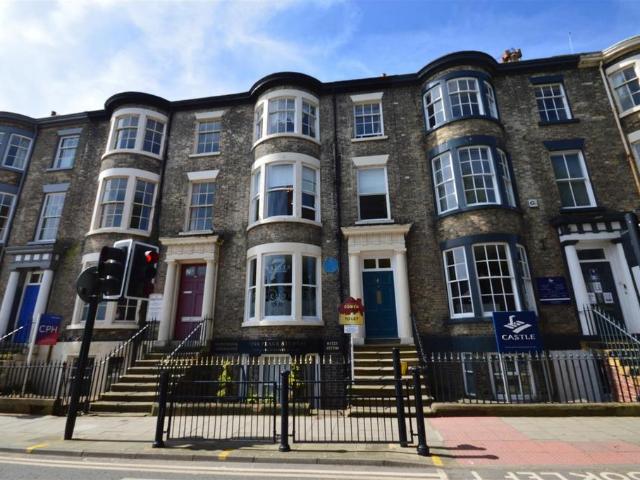 Flat for rent in Scarborough, The Old Town