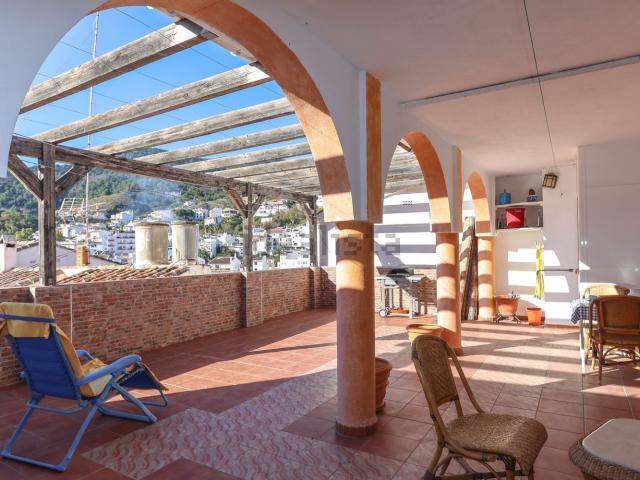 Casa en venta en Tolox