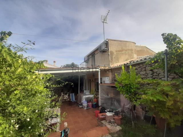 Casa en venta en Torre De Santa María, Extremadura