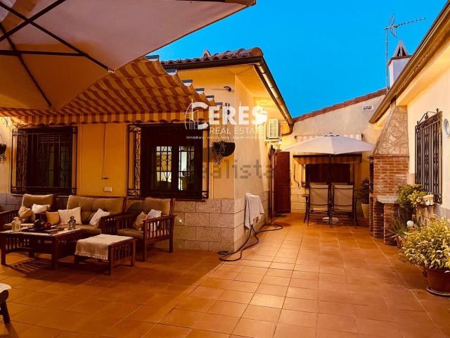 Casa en venta en Torre De Santa María, Extremadura