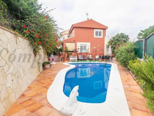 Casa en venta en Vélez-málaga, El Tomillar