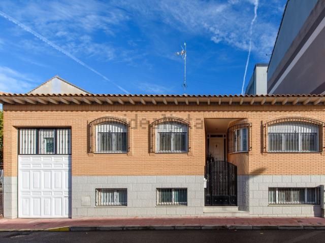 Casa en venta en Torrijos, Toledo