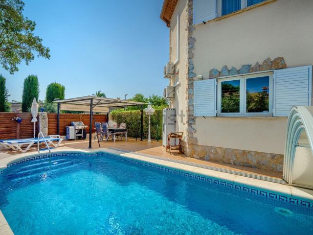 Casa en venta en Torroella De Fluvià