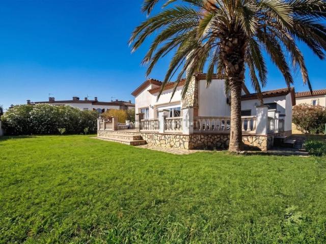 Casa en venta en Alt Empordà, Catalunya