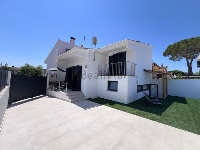 Casa en venta en Urbanització Mas Pinell, Baix Empordà