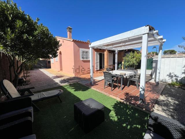 Casa en venta en Urbanització Mas Pinell, Baix Empordà