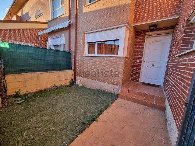 Casa en venta en Tórtola De Henares, Guadalajara