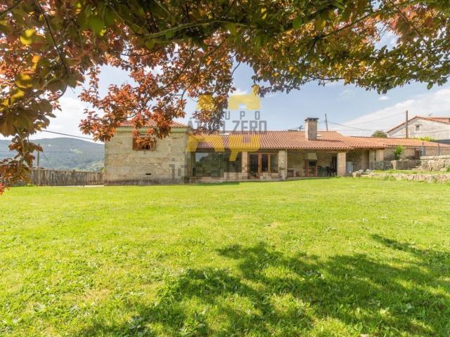 Casa en venta en Tui, Sambade