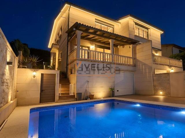 Casa en venta en Pazos de Reis, O Baixo Miño