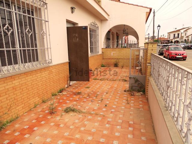 Casa en venta en Umbrete, Andalucía