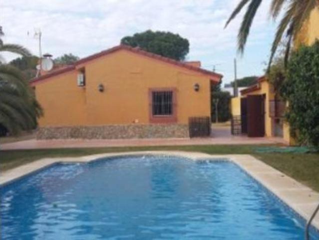 Chalet en alquiler en El Pino, Carmona