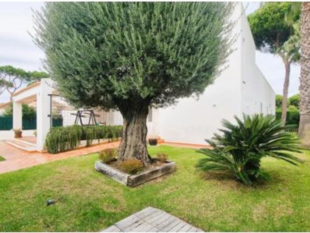 Chalet en alquiler en Nuevo Portil, Costa Occidental