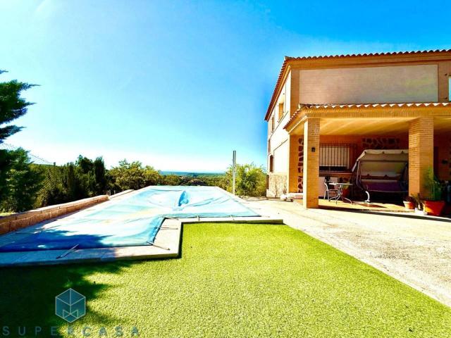 Villa en venta en Toledo