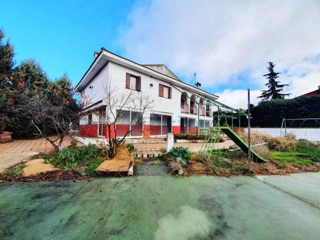 Casa en venta en Moraleja De Enmedio, Madrid