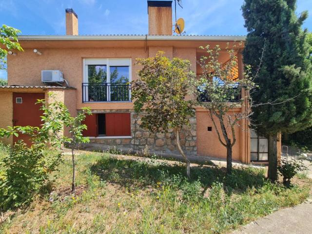 Villa en venta en Uceda, Caraquiz