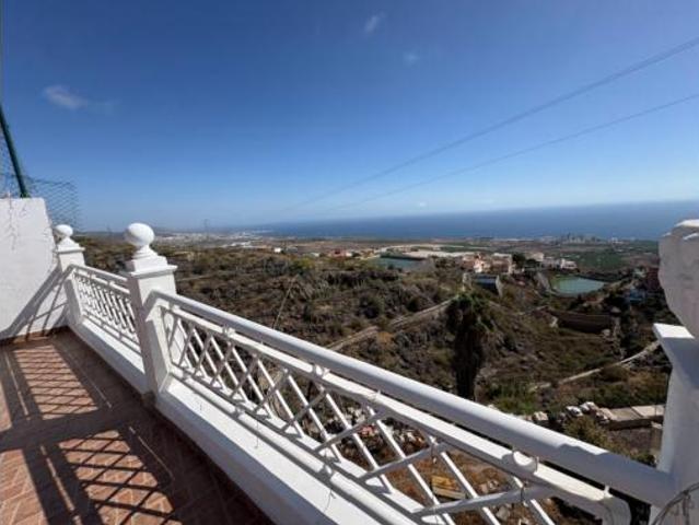 Chalet en venta en Los Menores, Adeje