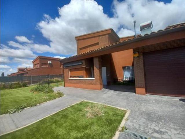 Chalet en venta en Urbanización el Soto, Aldeamayor De San Martín