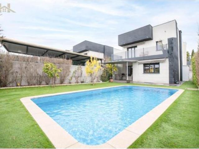 Chalet en venta en Zarzalejo, Arroyomolinos