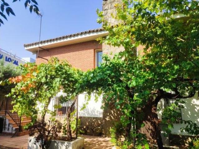 Chalet en venta en Arroyomolinos, Madrid