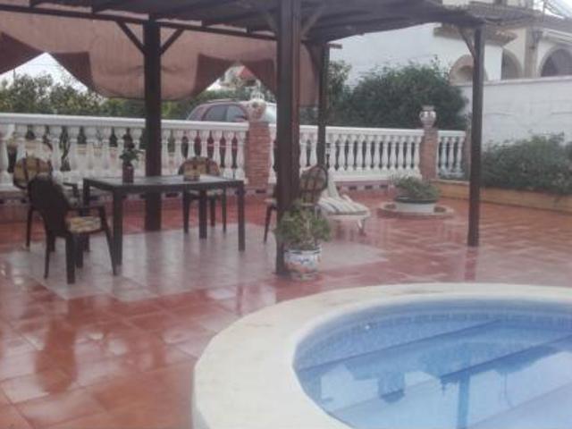 Chalet en venta en Los Cortijos del Alcor, Carmona