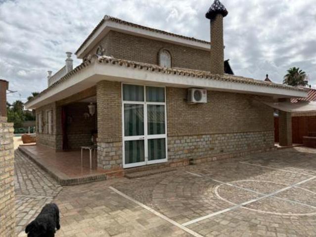 Chalet en venta en Urbanización Camposol, Carmona