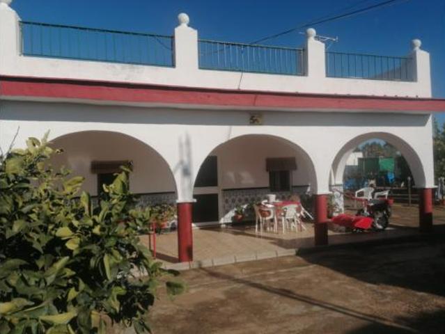 Chalet en venta en Carmona, Andalucía