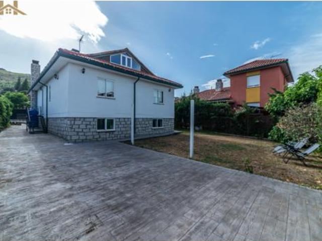 Chalet en venta en Collado Mediano, Madrid