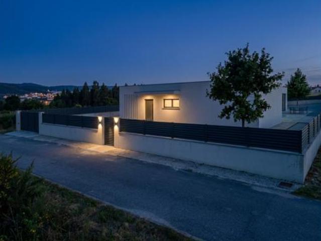 Chalet en venta en Cordeda, A Coruña