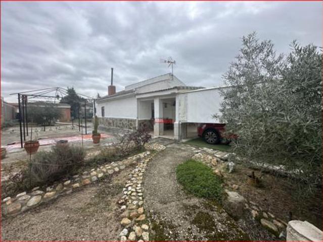 Villa en venta en Fuensalida, Urbanización Las Fuentes