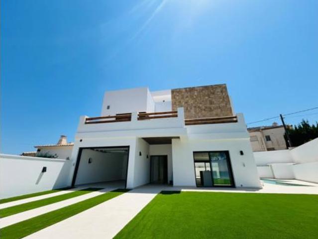Chalet en venta en la Marina Baixa, Valencia