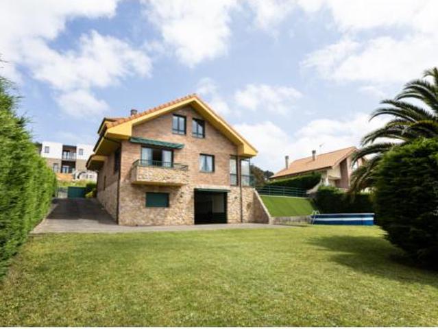 Villa en venta en Llanera, La Bérbola