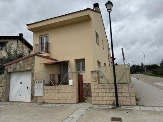 Chalet en venta en Lozoyuela-navas-sieteiglesias, Madrid