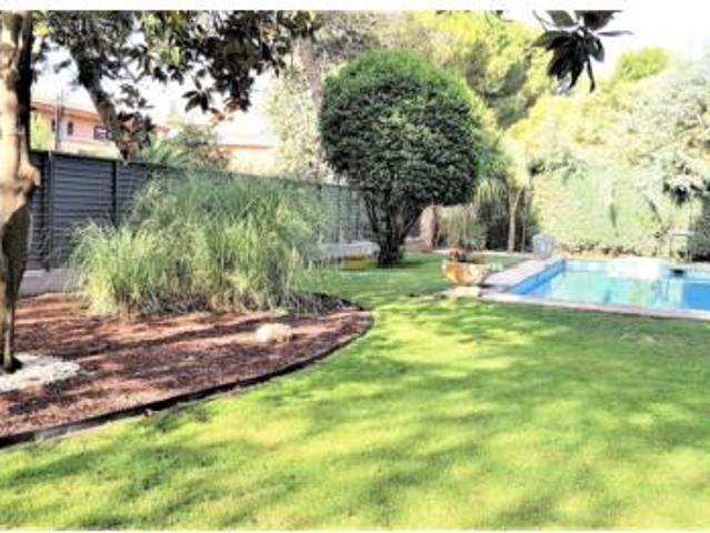 Villa en venta en Madrid, Piovera