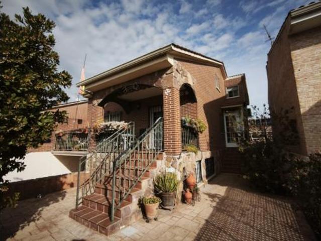 Chalet en venta en Meco, Madrid