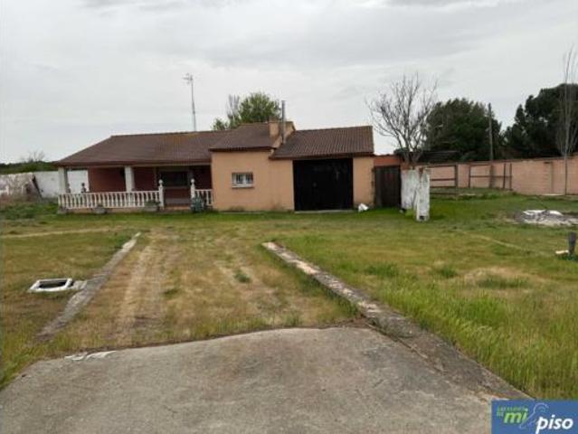 Chalet en venta en Medina Del Campo, Castilla y León