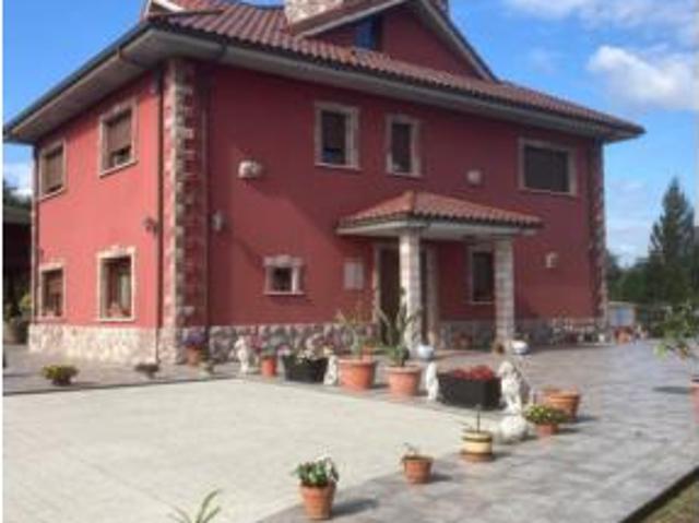 Villa en venta en Oviedo, Casco Antiguo