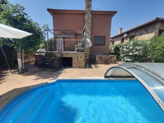 Villa en venta en Redueña