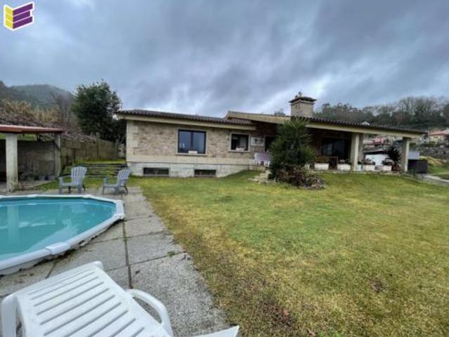 Chalet en venta en Salceda de Caselas, Vigo