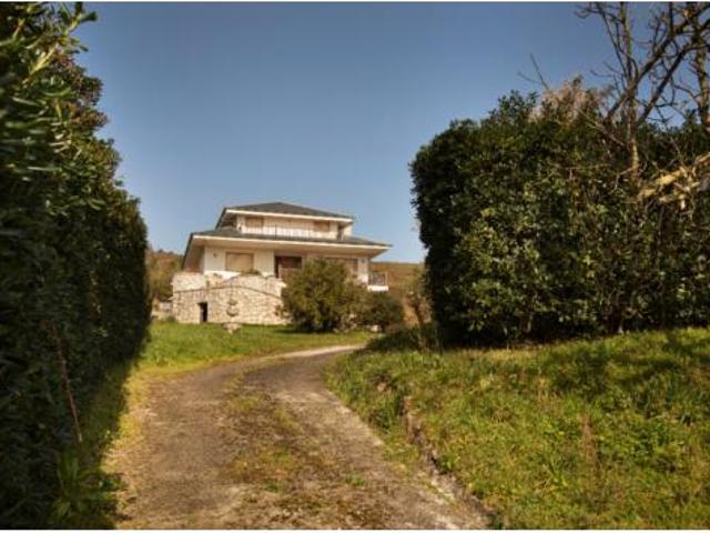 Chalet en venta en Soto de la Marina, Santa Cruz De Bezana