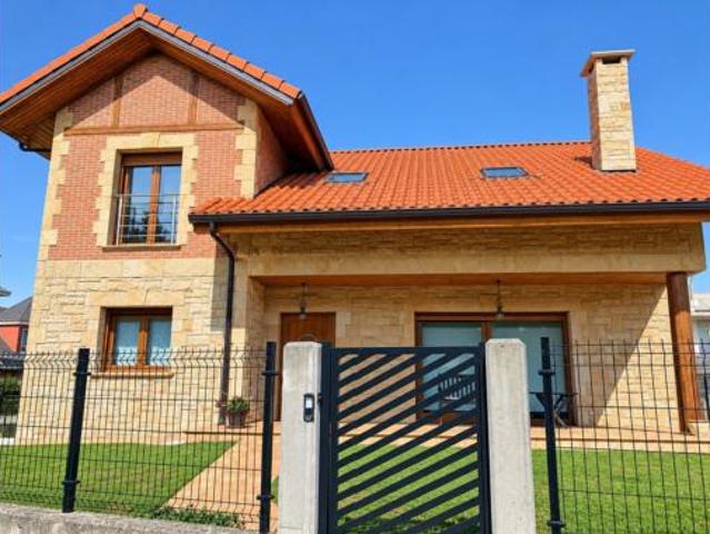 Chalet en venta en Urbanización La Canal, Santa Cruz de Bezana