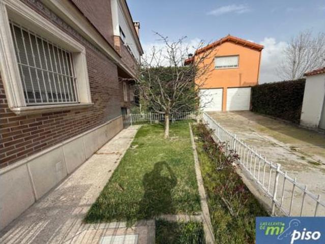 Chalet en venta en Santovenia De Pisuerga, Castilla y León