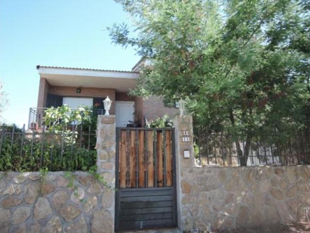 Villa en venta en Uceda, Caraquiz
