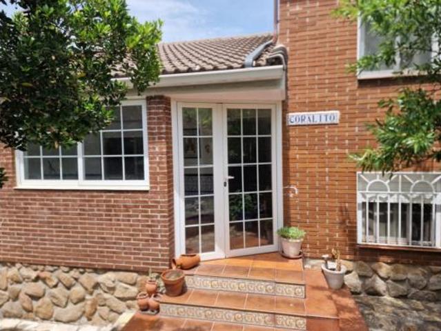 Villa en venta en Uceda, Caraquiz