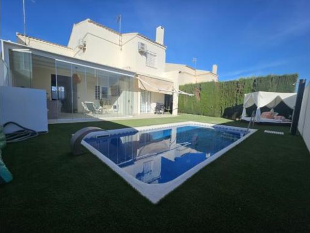 Chalet en venta en Umbrete, Sevilla