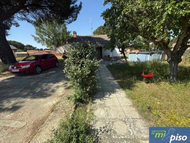 Chalet en venta en Valdestillas, Castilla y León